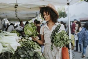 woman buying produce